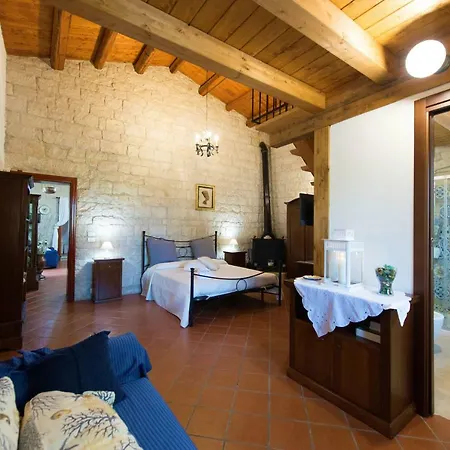 Donna Tommasa Landsted Modica